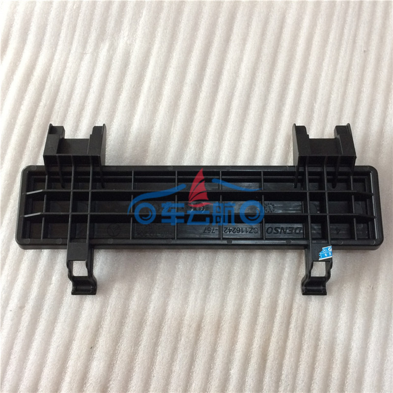 北京奔驰汽车配件 奔驰GLA220汽车配件 奔驰GLA220空调滤芯挡板